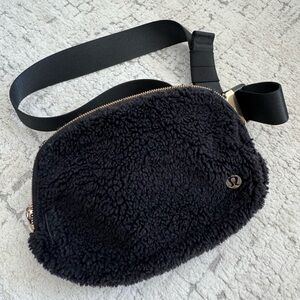LULULEMON Black & Gold Fleece Belt Bag